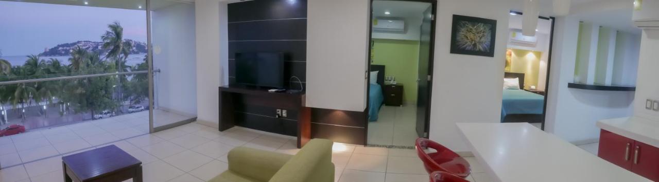 Ramada By Wyndham Acapulco Hotel & Suites Екстер'єр фото