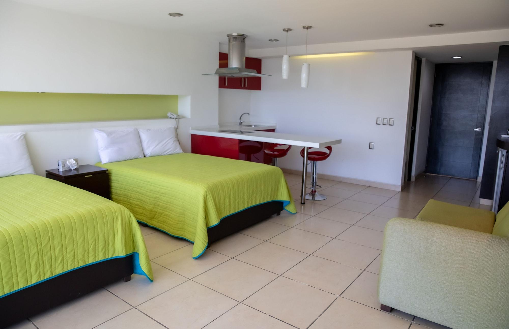 Ramada By Wyndham Acapulco Hotel & Suites Екстер'єр фото