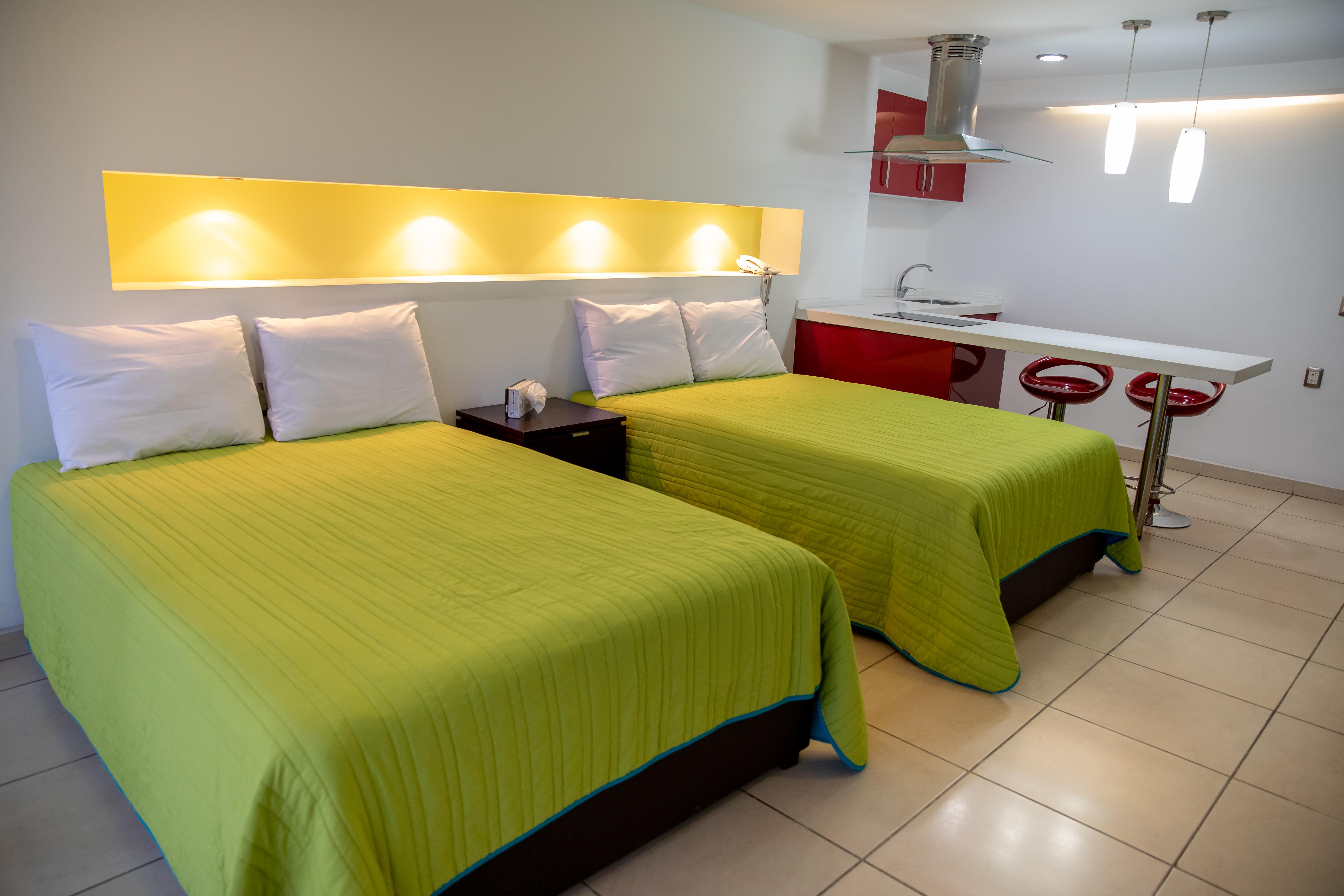 Ramada By Wyndham Acapulco Hotel & Suites Екстер'єр фото