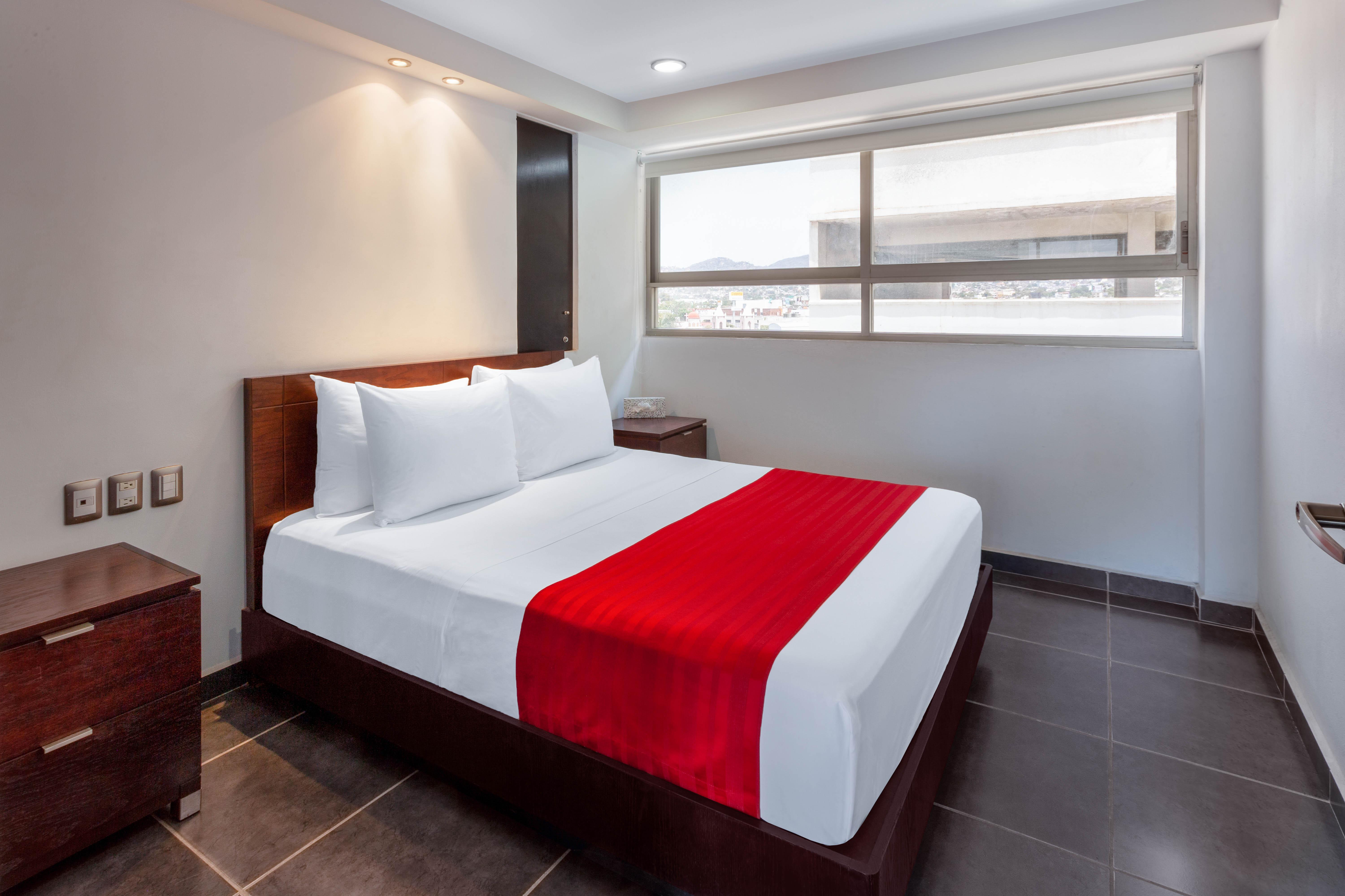 Ramada By Wyndham Acapulco Hotel & Suites Екстер'єр фото