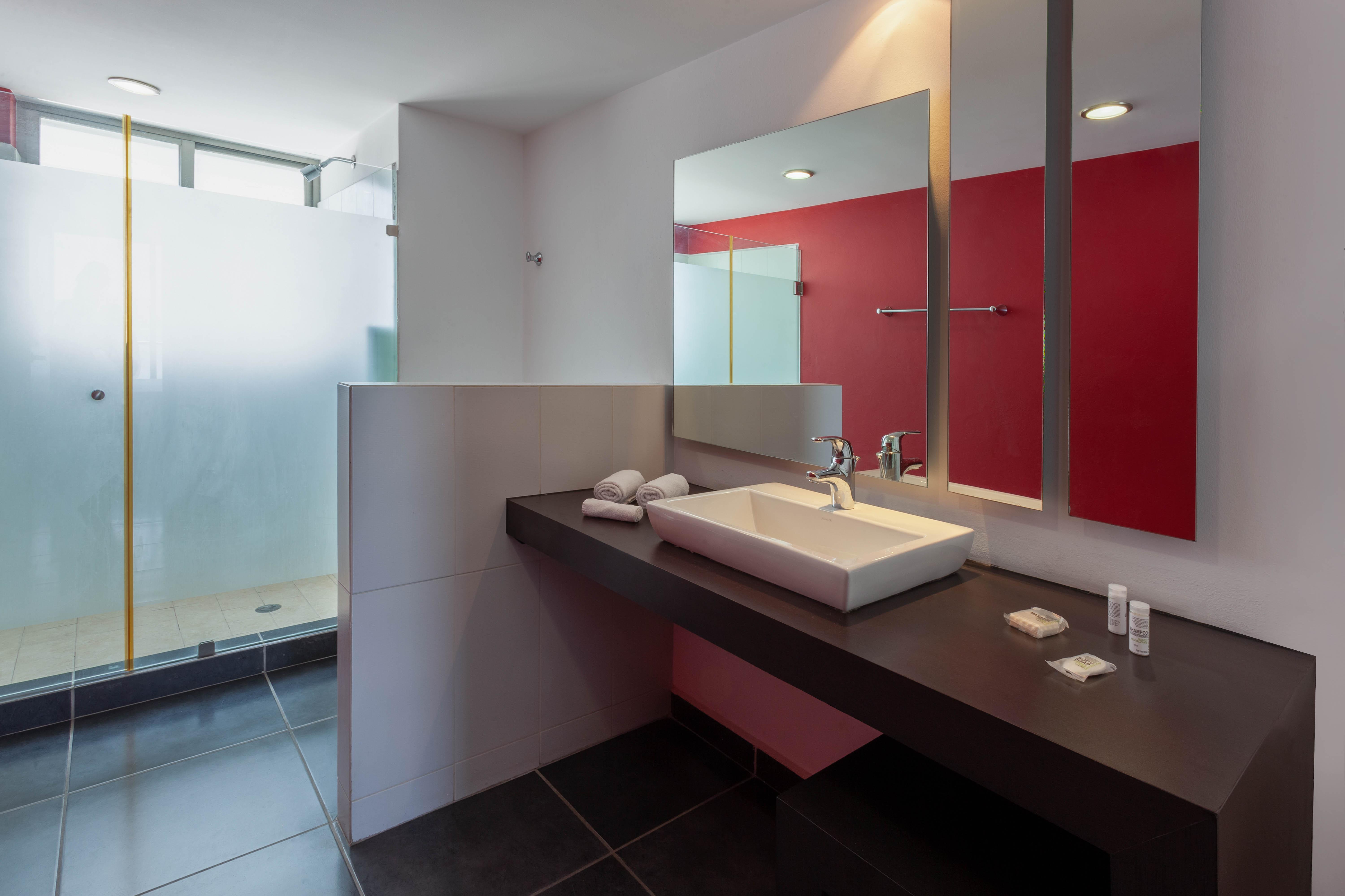 Ramada By Wyndham Acapulco Hotel & Suites Екстер'єр фото
