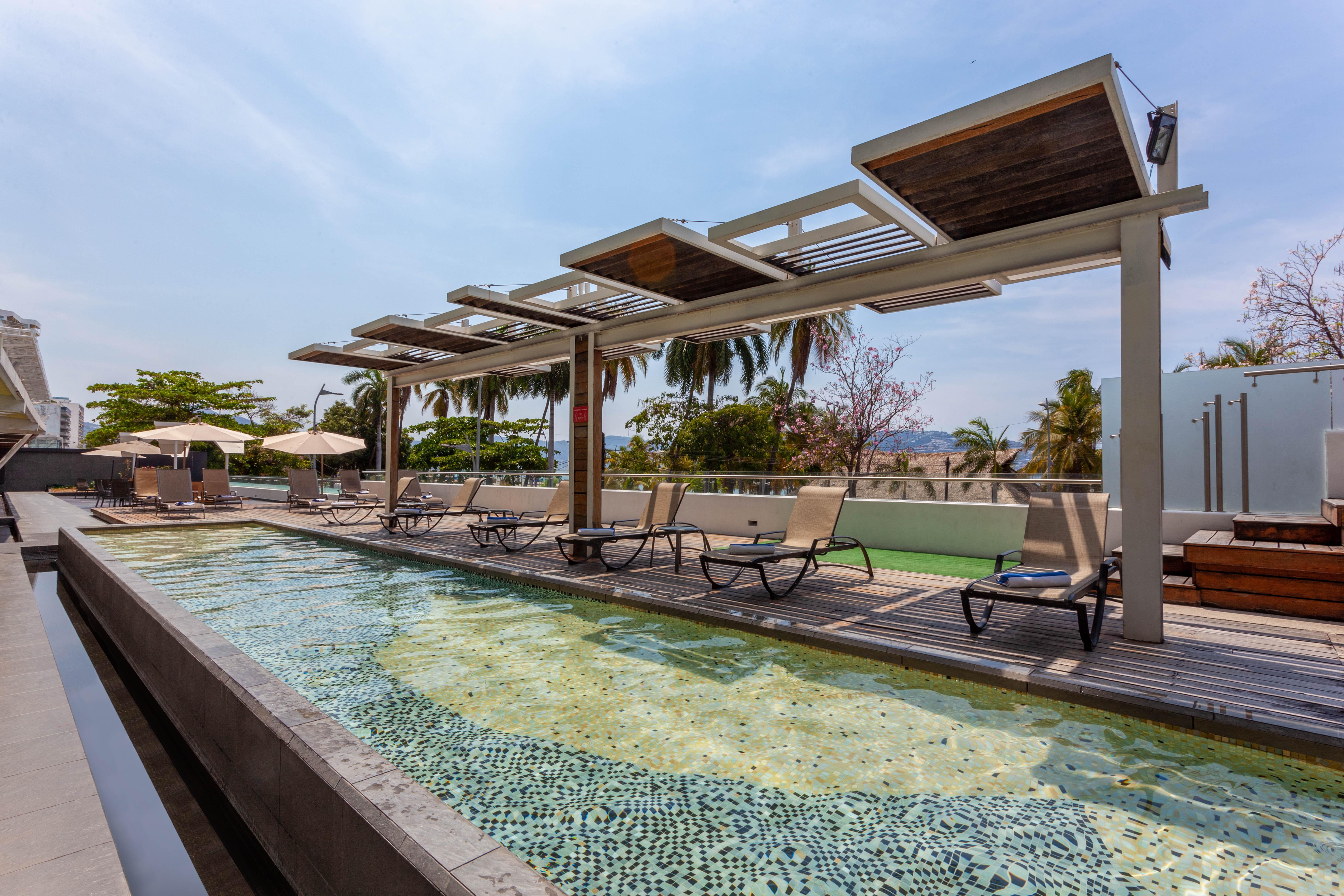 Ramada By Wyndham Acapulco Hotel & Suites Екстер'єр фото
