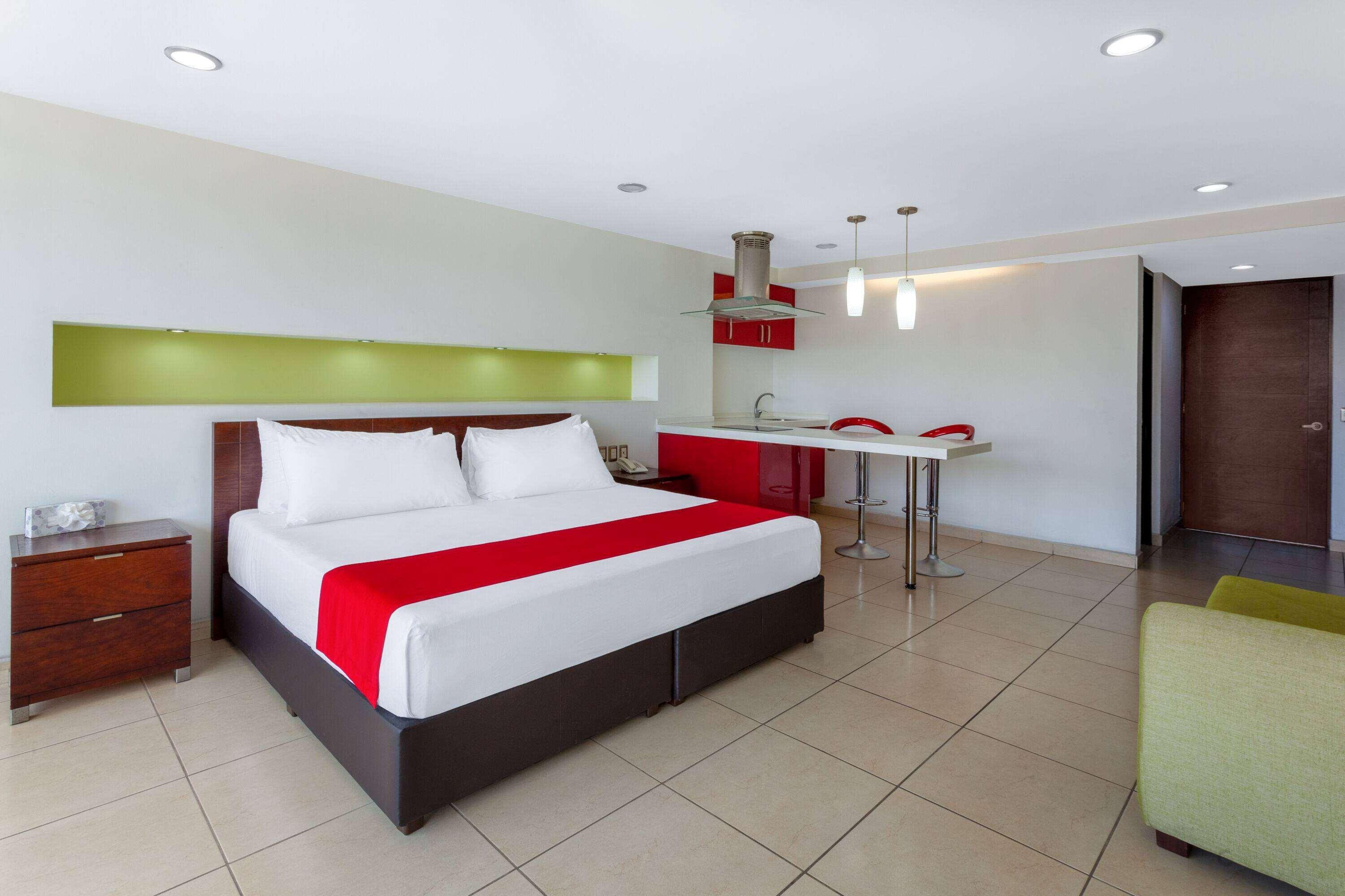 Ramada By Wyndham Acapulco Hotel & Suites Екстер'єр фото