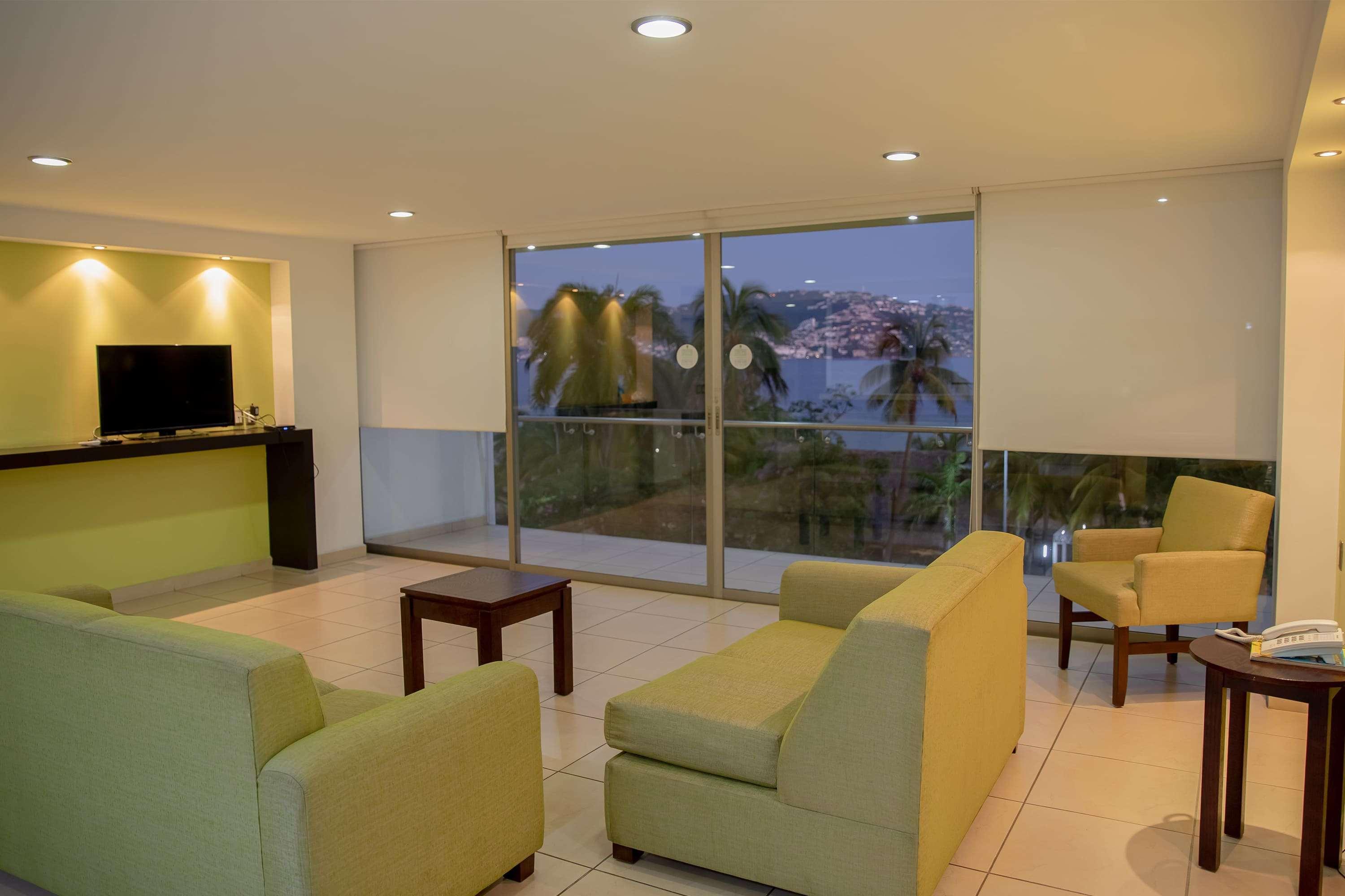 Ramada By Wyndham Acapulco Hotel & Suites Екстер'єр фото