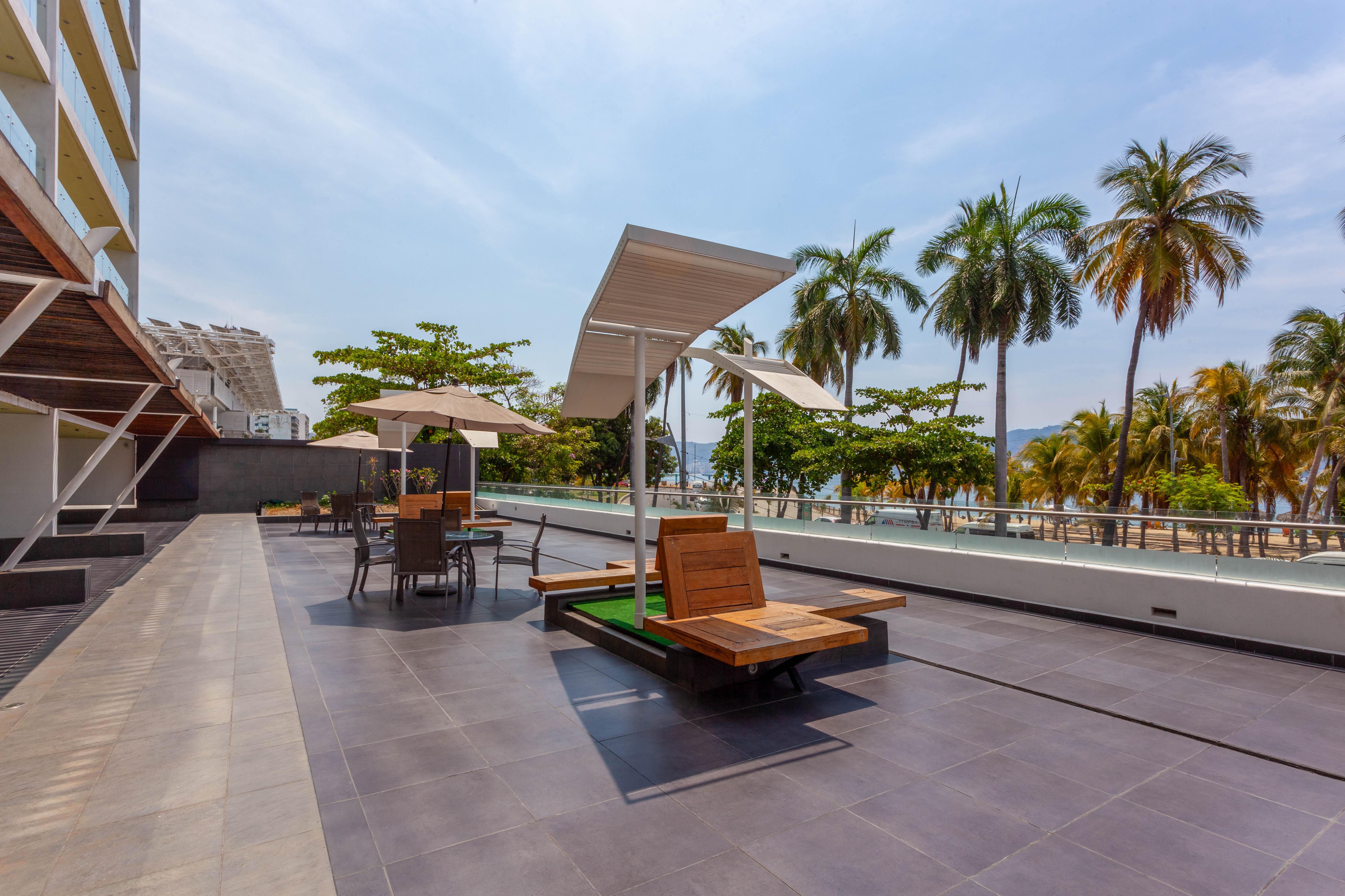 Ramada By Wyndham Acapulco Hotel & Suites Екстер'єр фото
