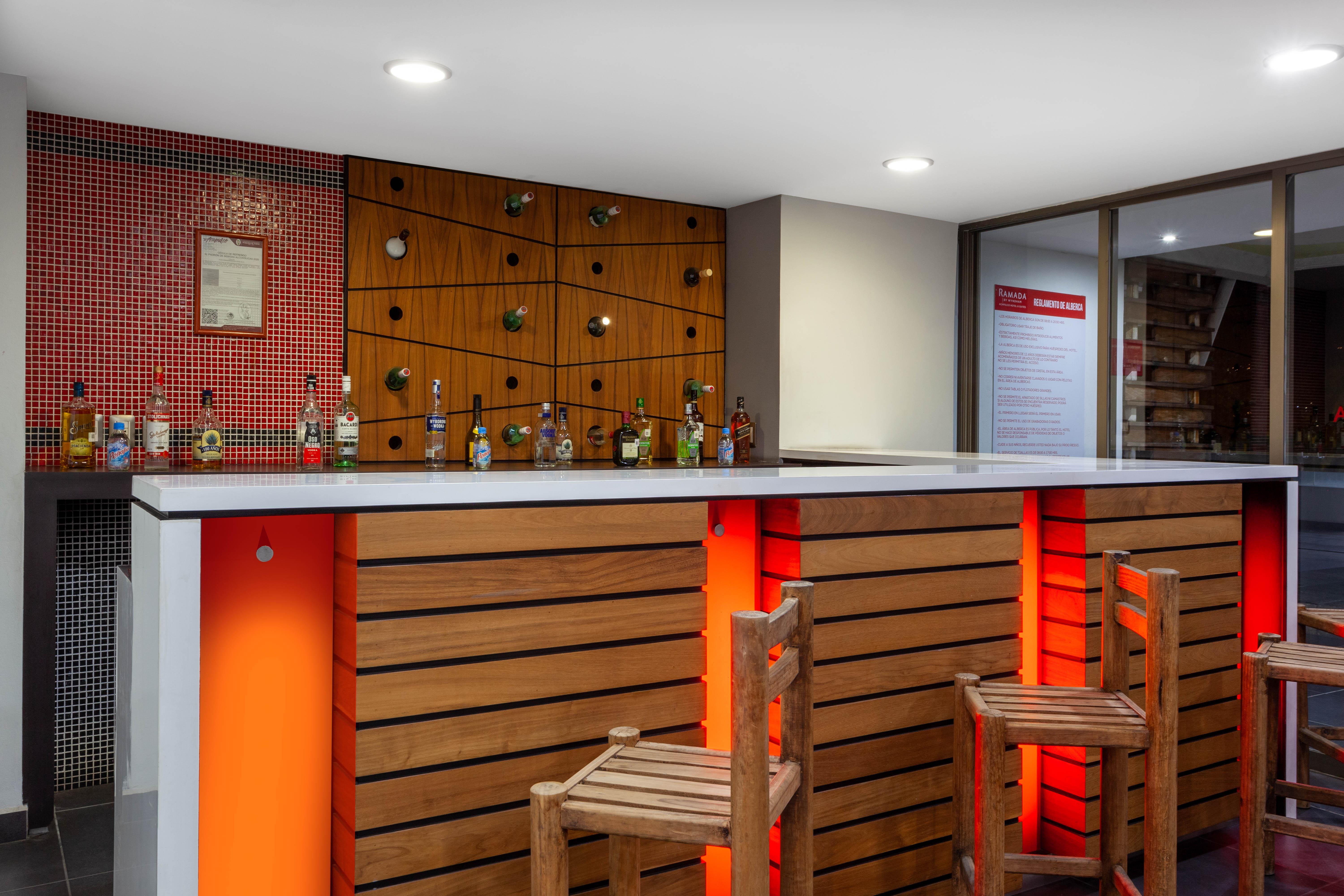 Ramada By Wyndham Acapulco Hotel & Suites Екстер'єр фото