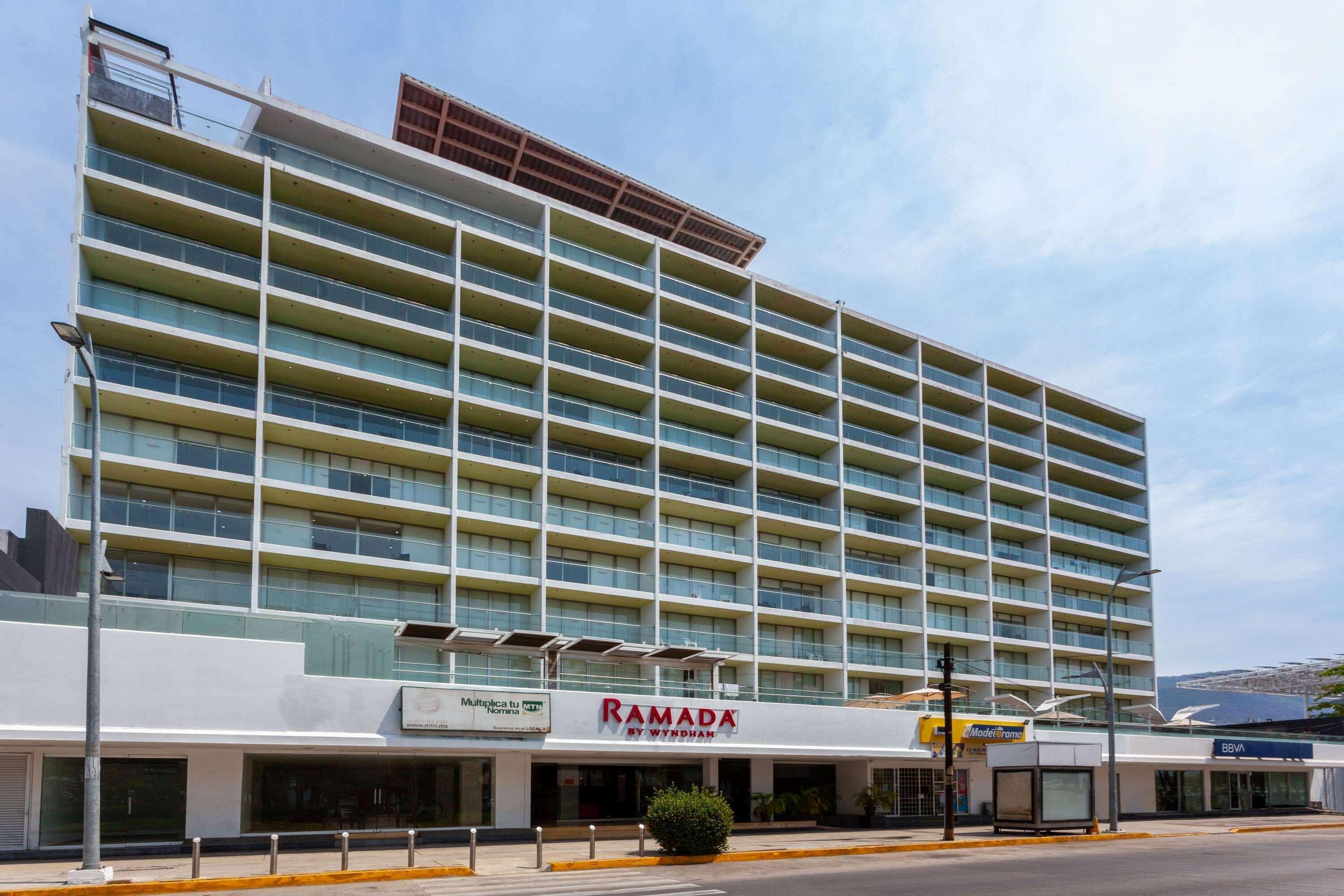 Ramada By Wyndham Acapulco Hotel & Suites Екстер'єр фото