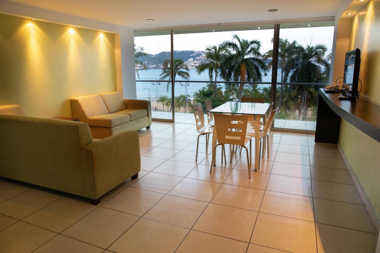 Ramada By Wyndham Acapulco Hotel & Suites Екстер'єр фото