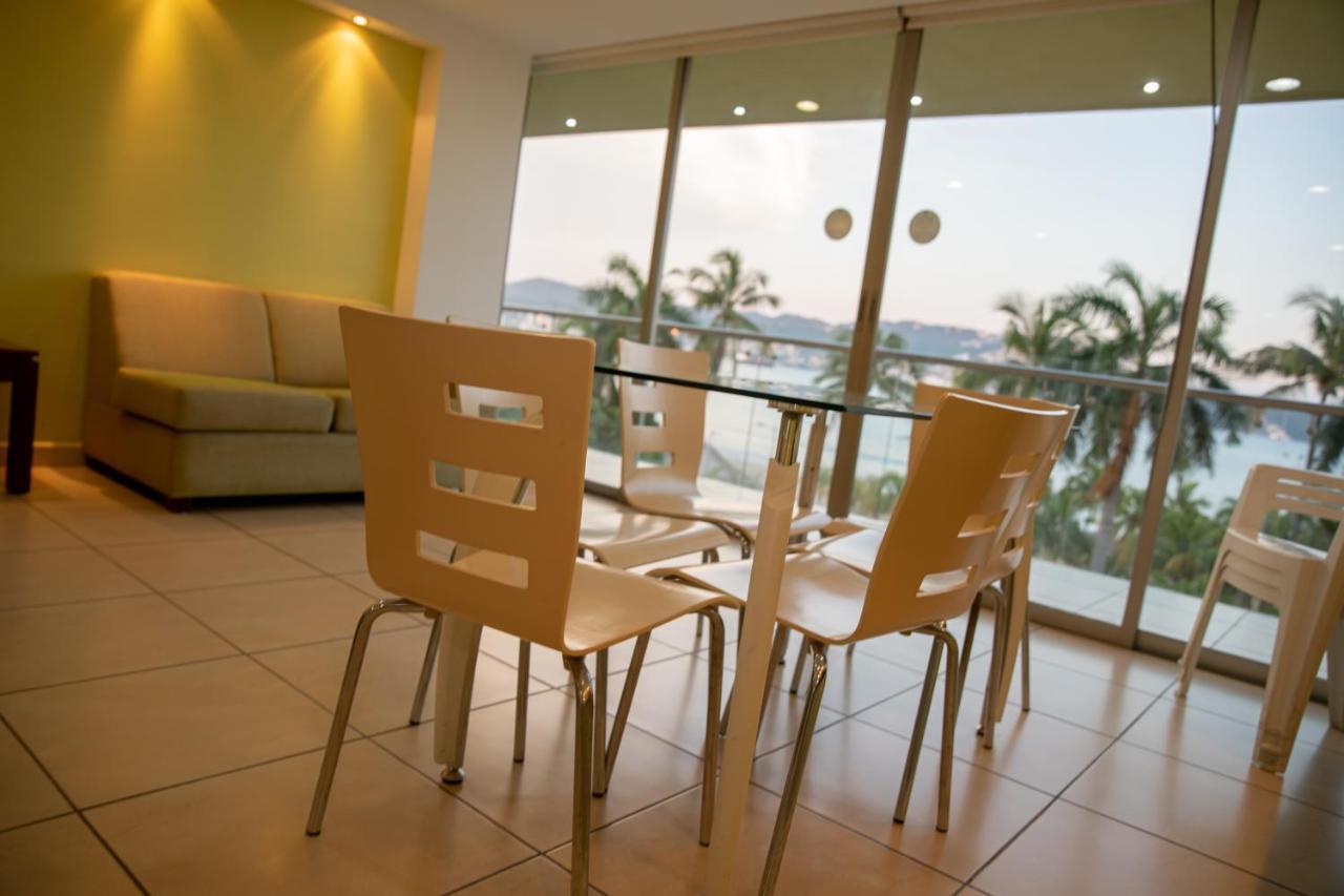 Ramada By Wyndham Acapulco Hotel & Suites Екстер'єр фото